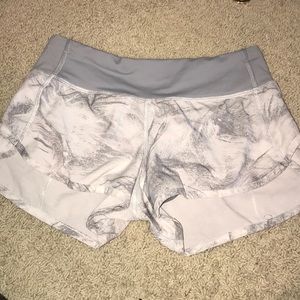 Grey patterned Lululemon speed shorts 2.5” size 2